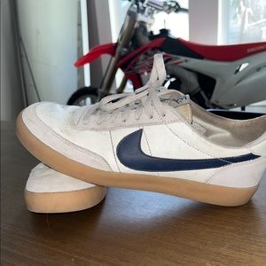 Nike killshot